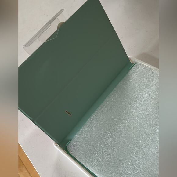 NWT Modal Purple Folio Case for iPad Pro 9.7" & iPad Air 2 - Picture 3 of 3